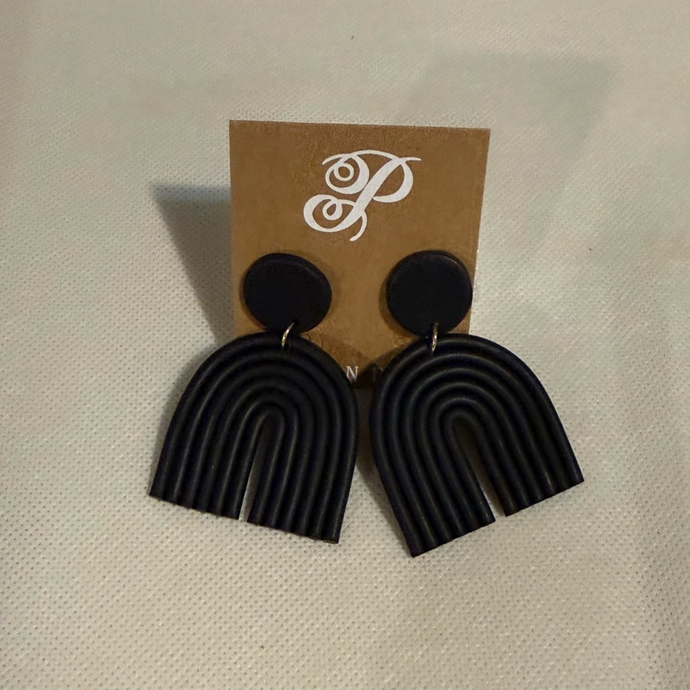Plunder Black Arch Drop Earrings